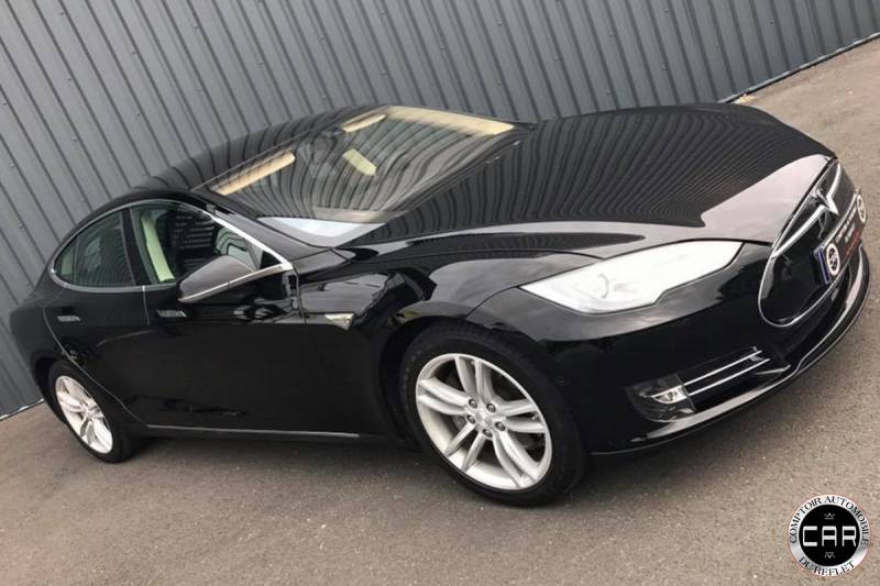 Tesla Model S renovation carrosserie CAR