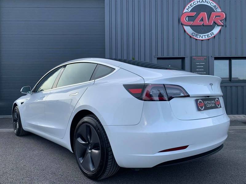 DETAILING TESLA